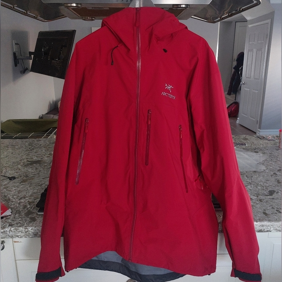Arc'teryx Beta SV - Picture 1 of 7